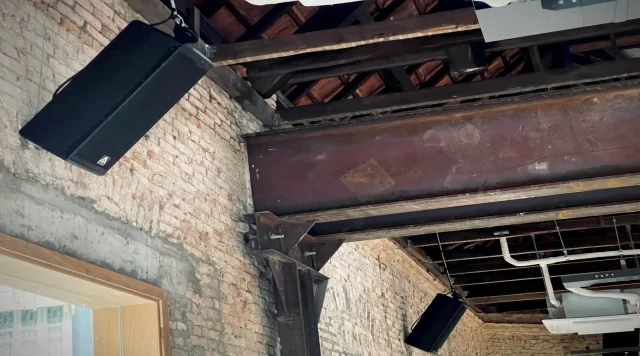 Lắp đặt hệ thống âm thanh nhà hàng Zumwhere ở Quận 1