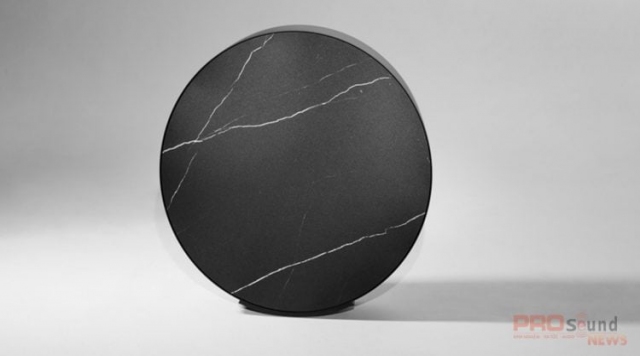 Bang & Olufsen kết hợp cùng Saint Laurent ra mắt phiên bản đặc biệt của Beosound Edge