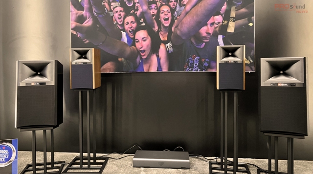 Harman ra mắt JBL 4329P Studio Monitor và JBL L10cs Down-Firing Powered Subwoofer