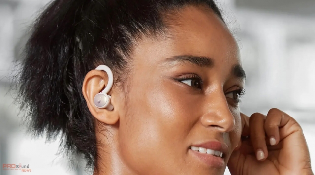 Tai nghe nhét tai Anker Soundcore Sport X10 có móc tai xoay để vừa vặn an toàn