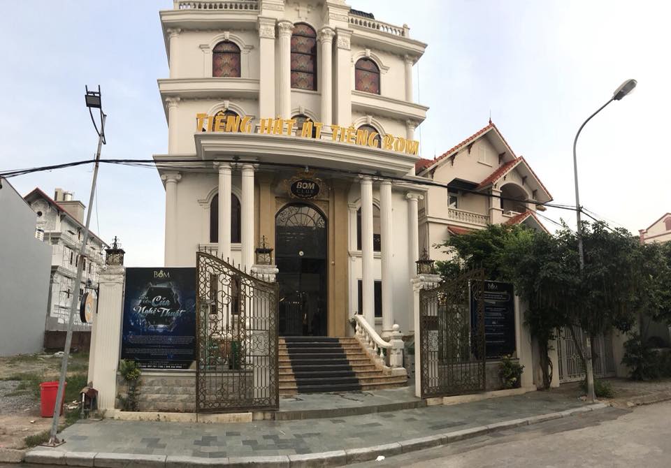 lắp đặt loa cho quán hát