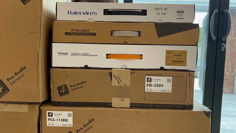 các thiết bị của bộ dàn karaoke