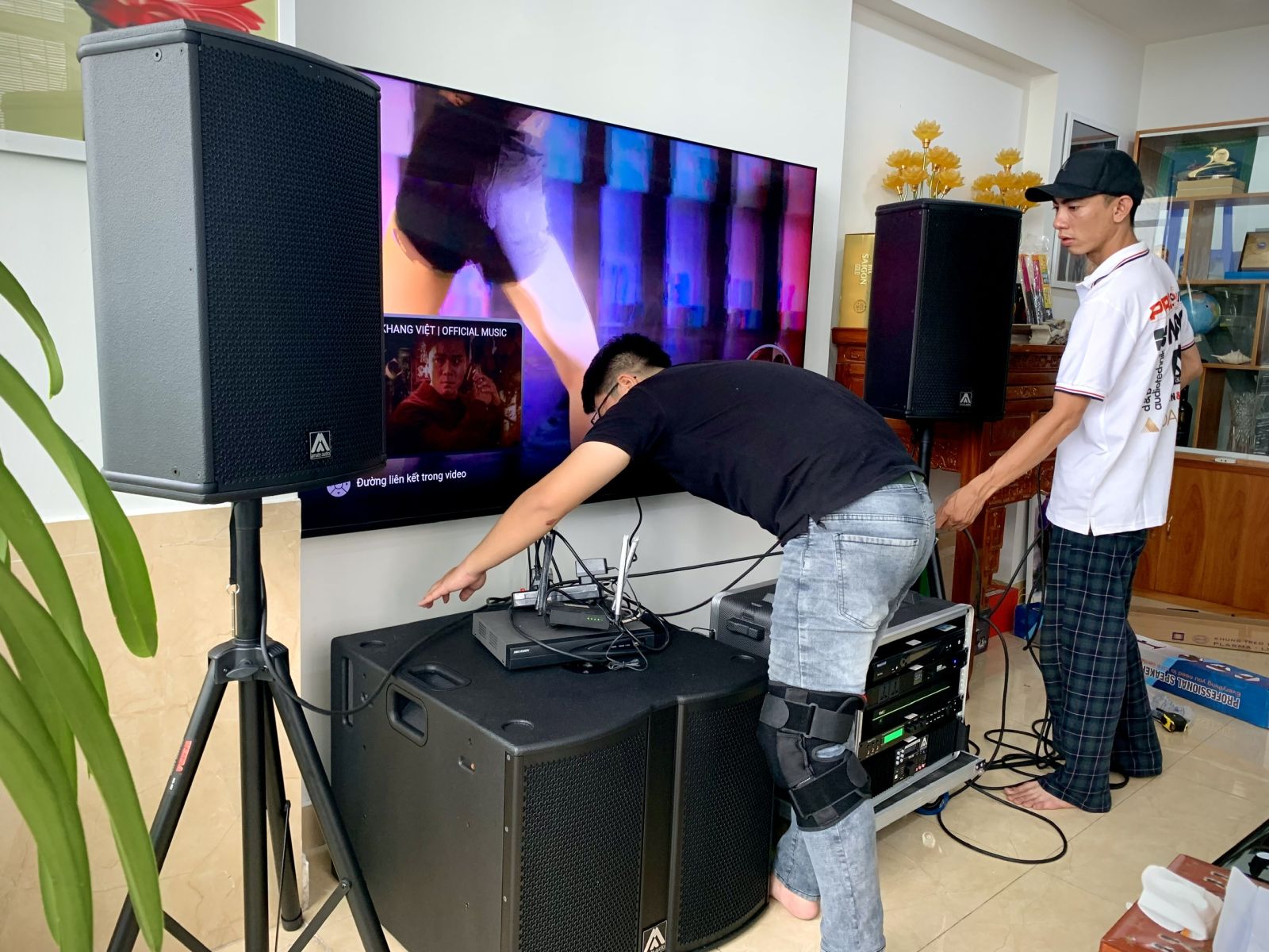 dàn karaoke với loa và amply phù hợp 