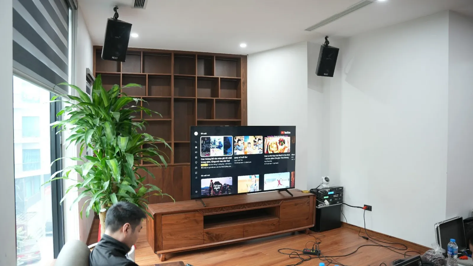 dàn karaoke gia đình với loa hát chuẩn