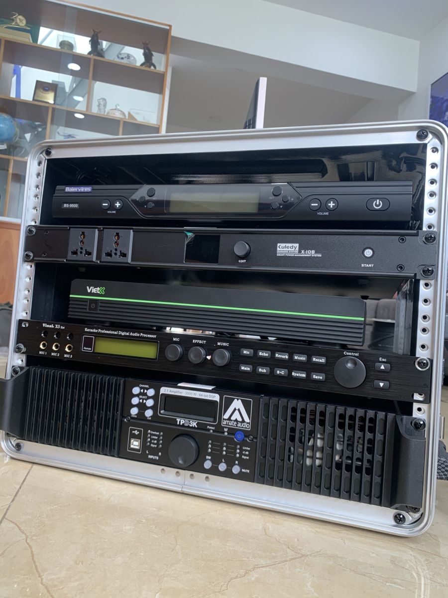 thiết bị chính hãng cho dàn hát 