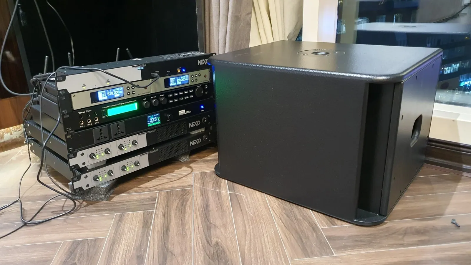 thiết bị phối ghép dàn karaoke