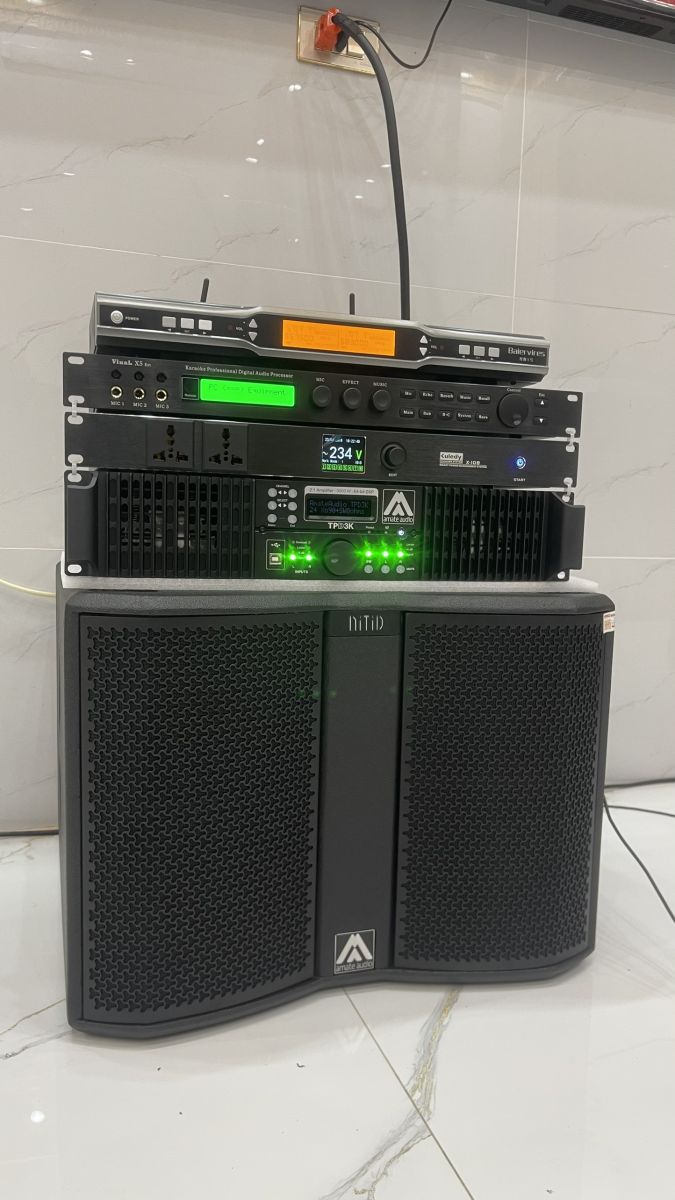 các thiết bị âm thanh chuyên nghiệp