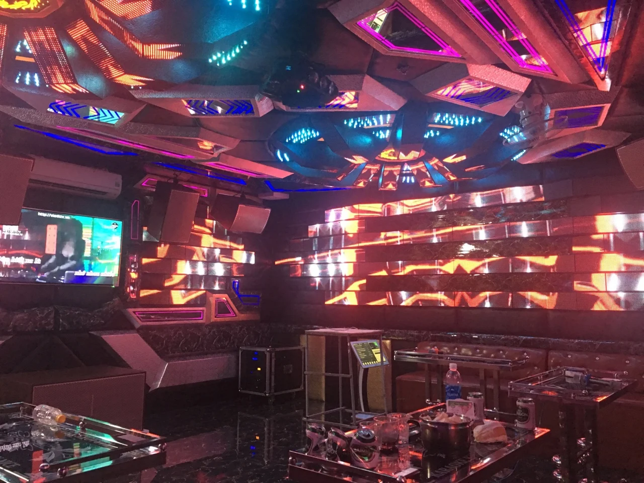 dàn karaoke cao cấp nhất trong quán hát