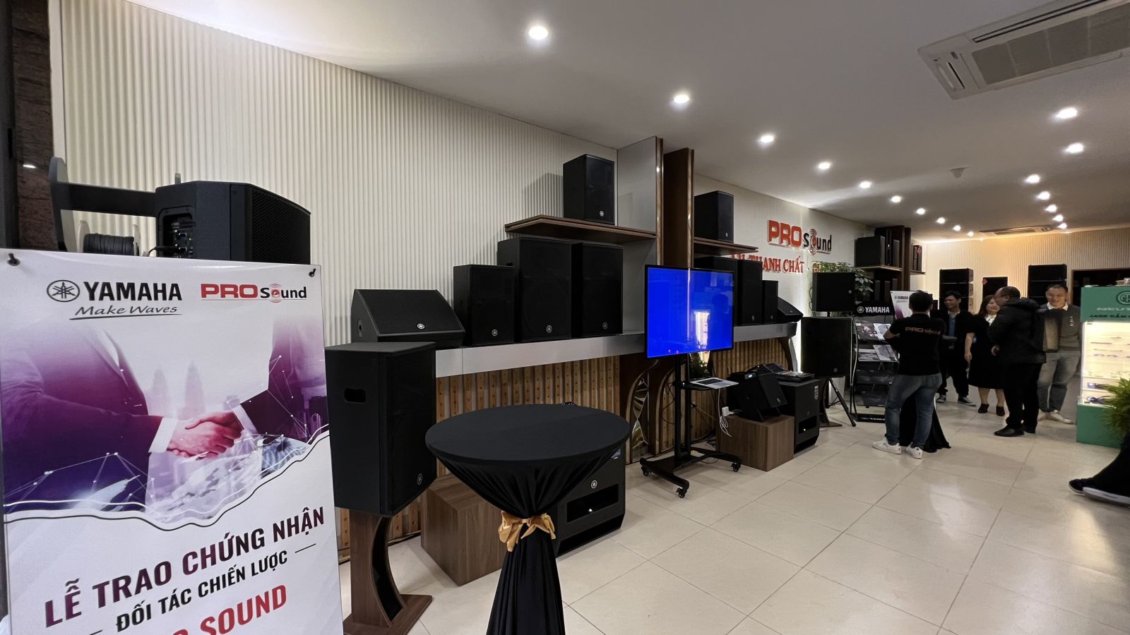 các thiết bị yamaha