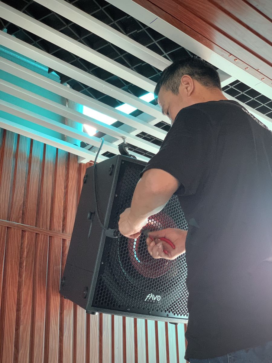 lắp đặt loa karaoke FAVO 