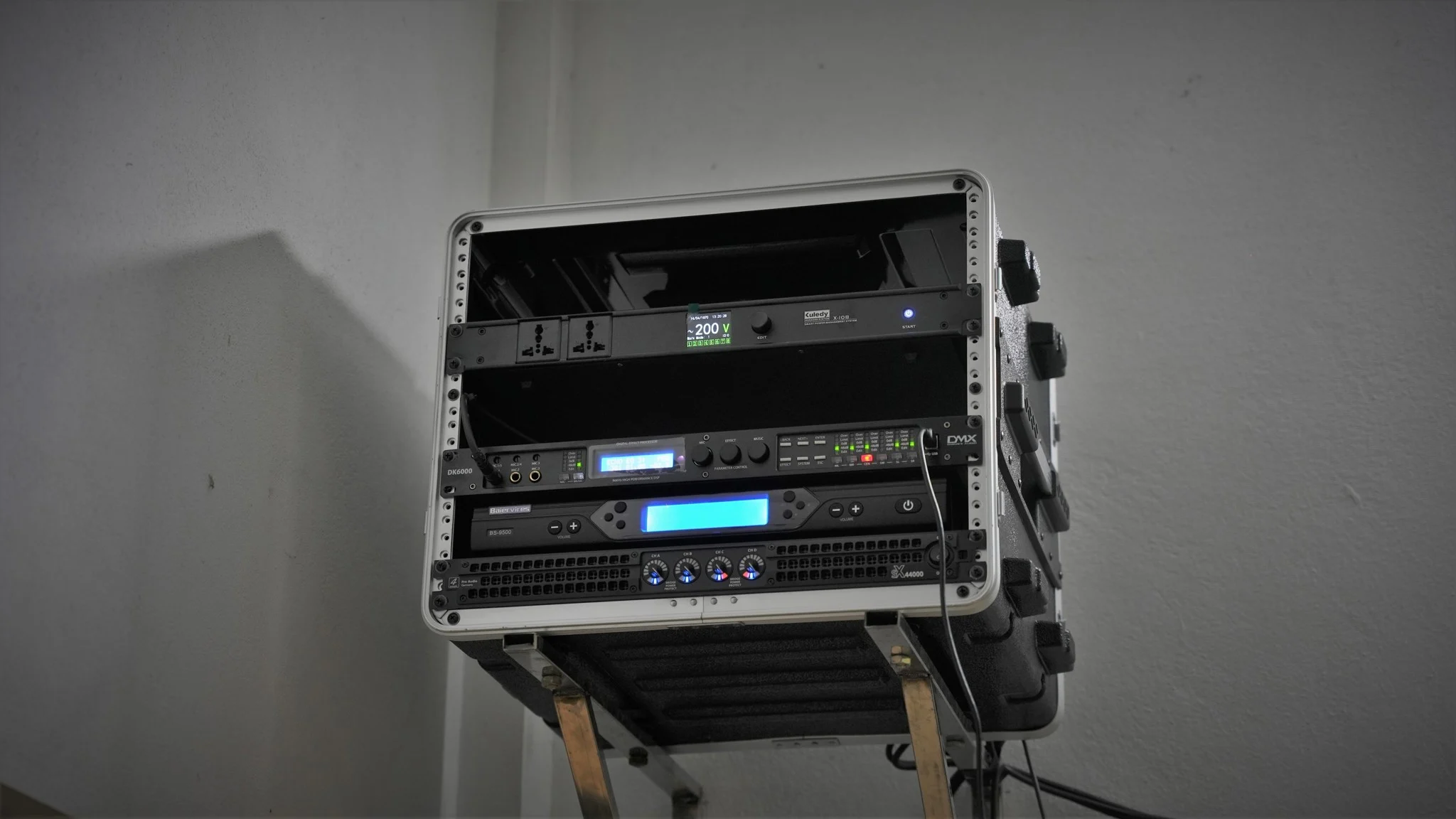 lắp đặt vang số cao cấp cho hệ thống âm thanh