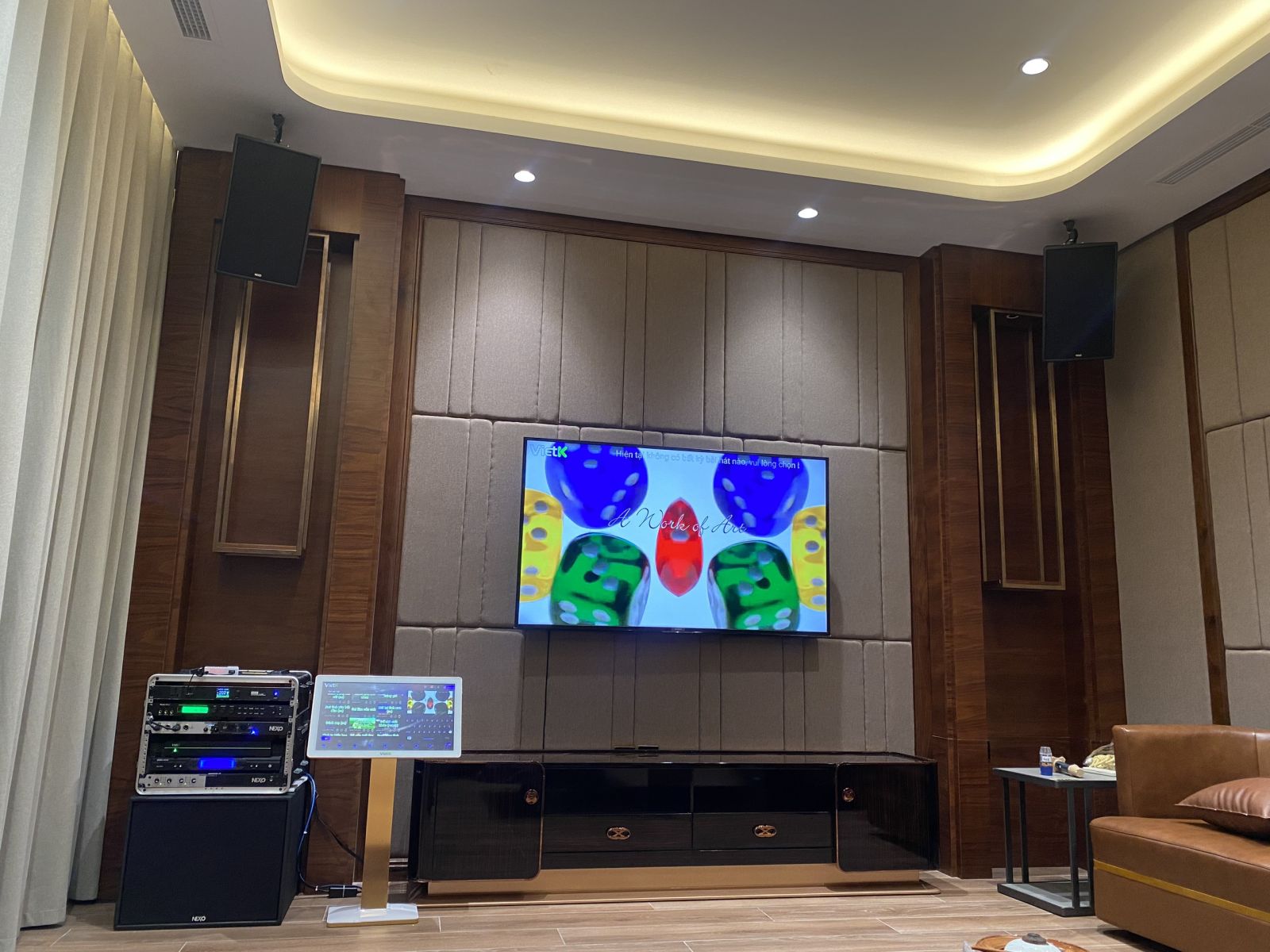 không gian chuyên nghiệp có loa karaoke chuyên nghiệp