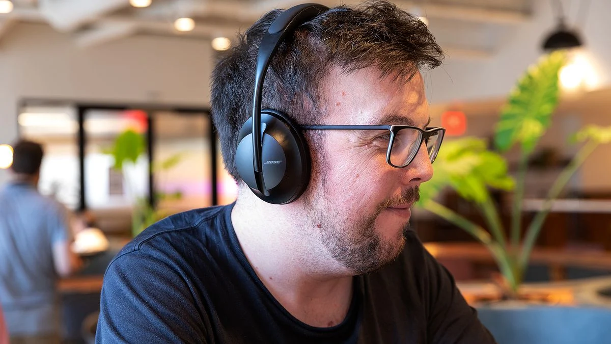 Tai nghe khử tiếng ồn Bose Headphone 700 