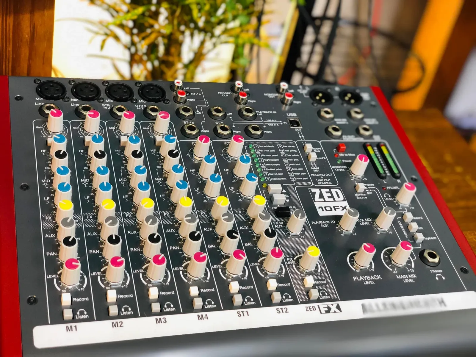 giao diện ALLEN & HEATH ZED10FX