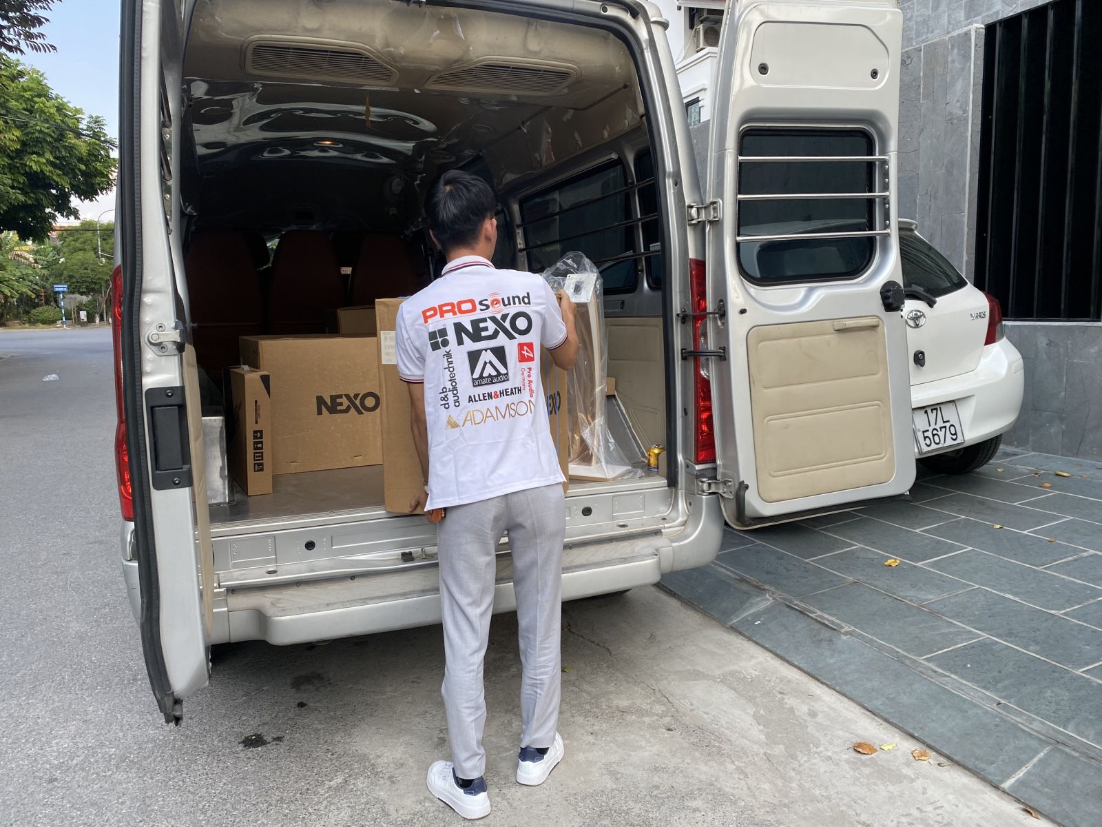 vận chuyển hàng Nexo