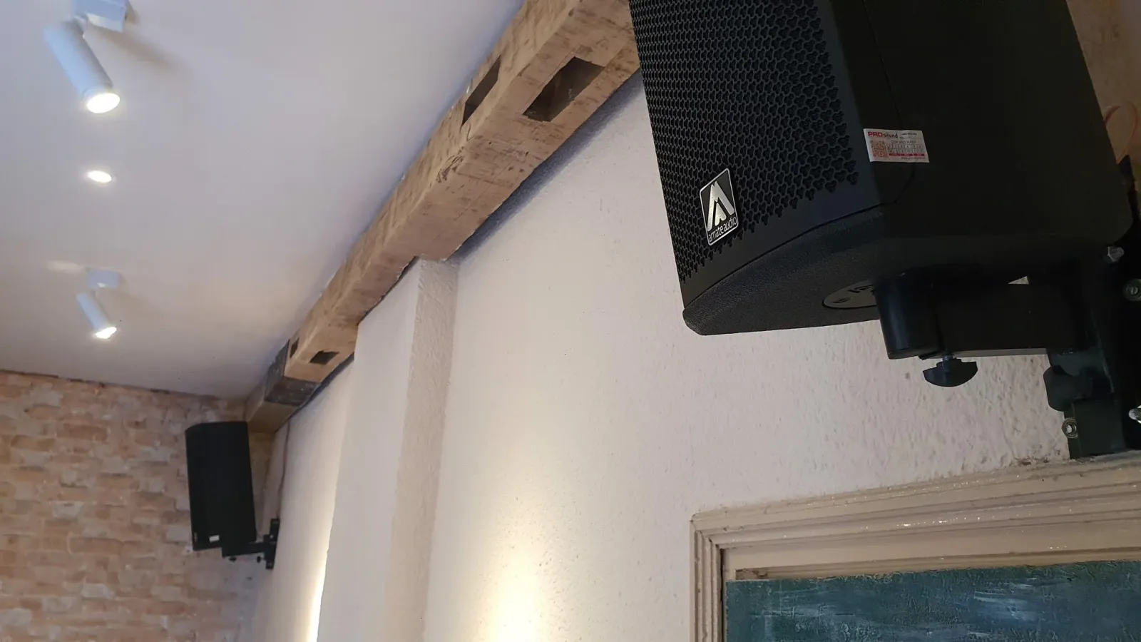 Lắp đặt âm thanh