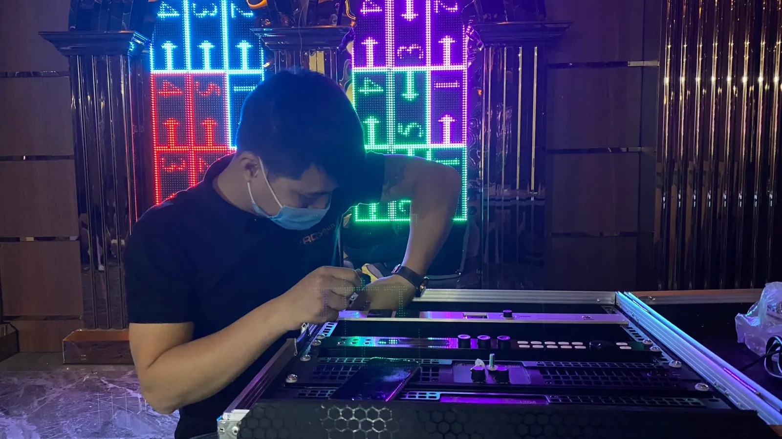 nhân viên kỹ thuật