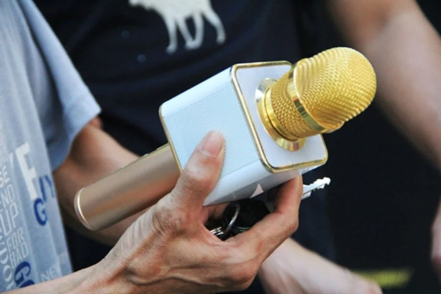 Làm sao để kết nối micro bluetooth và điện thoại