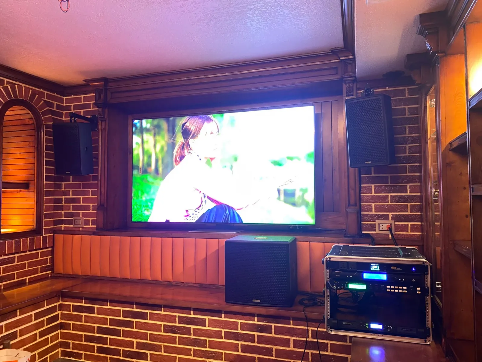 dàn karaoke
