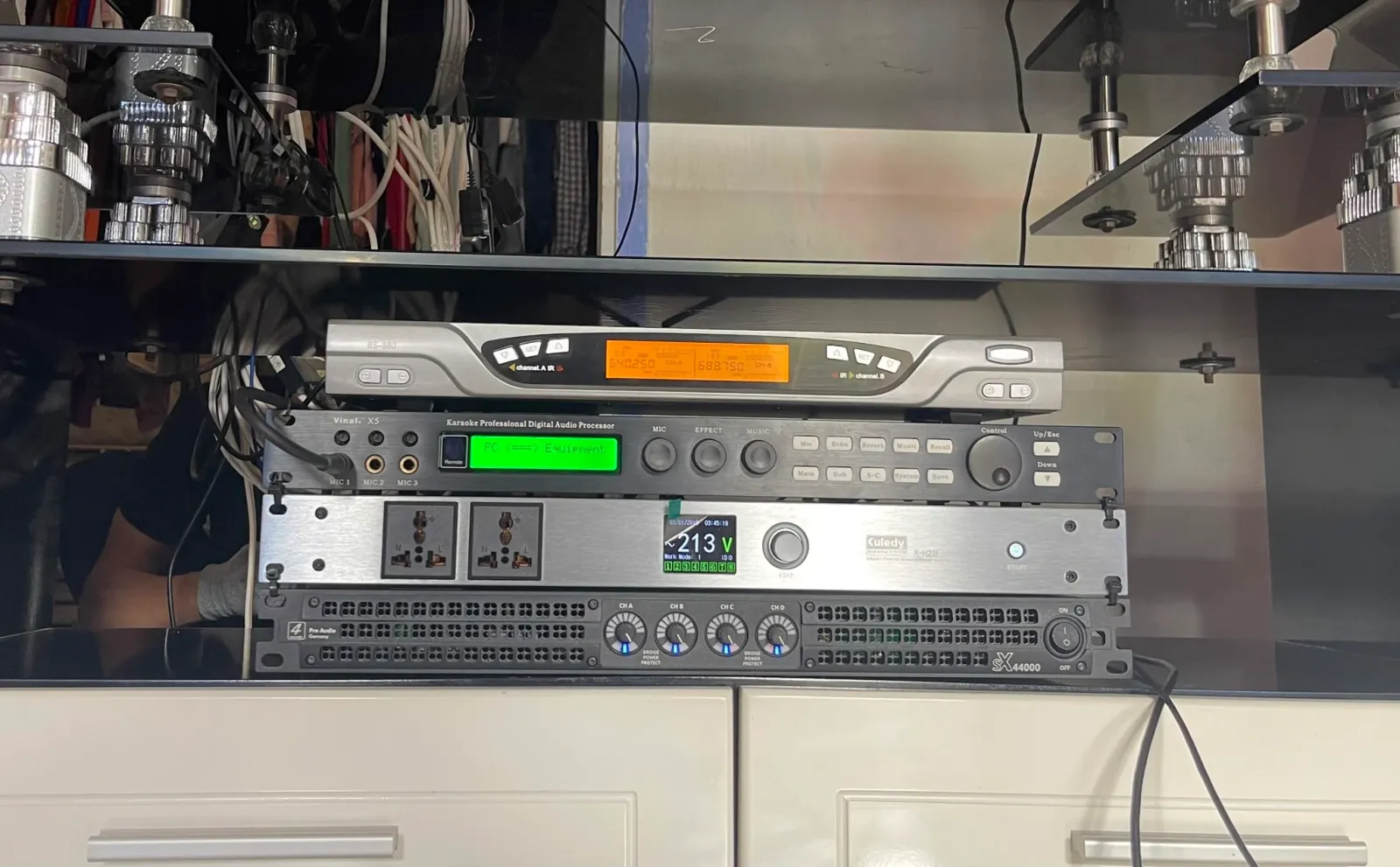 gi&aacute; d&agrave;n karaoke