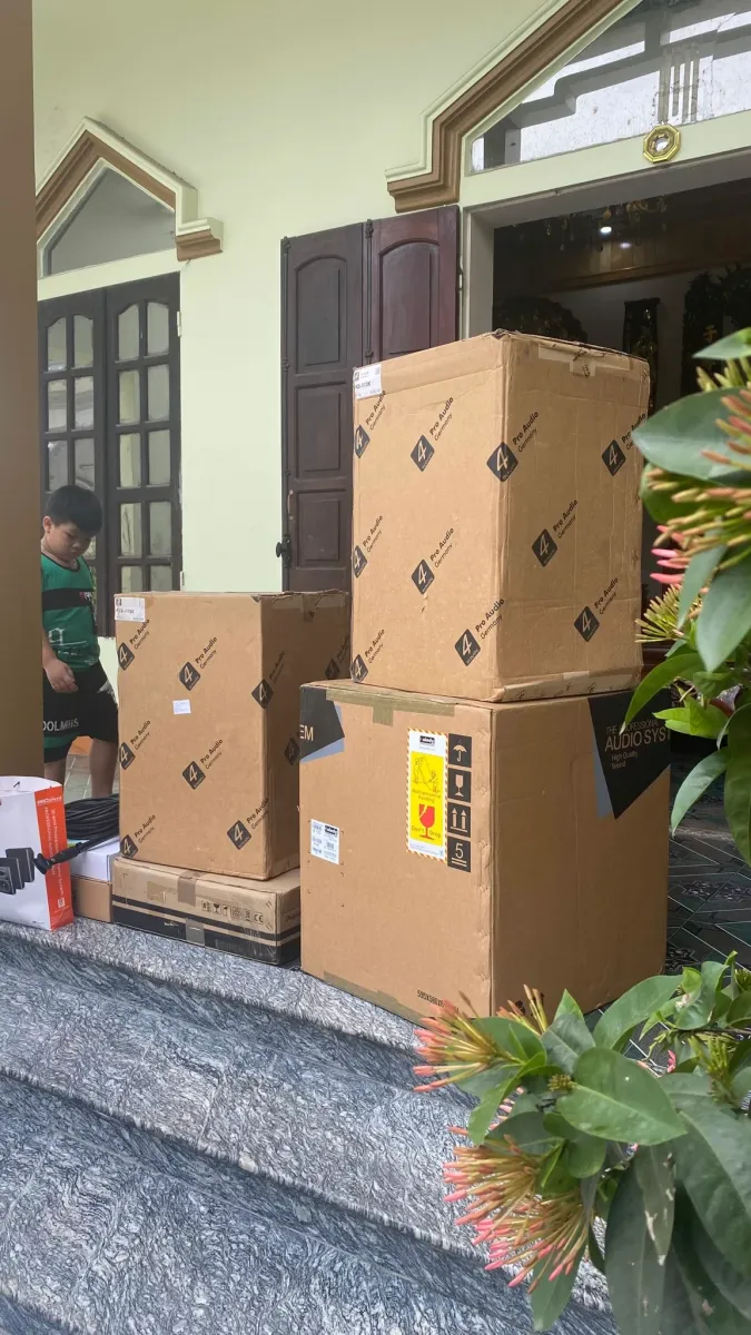 mẫu loa hát karaoke