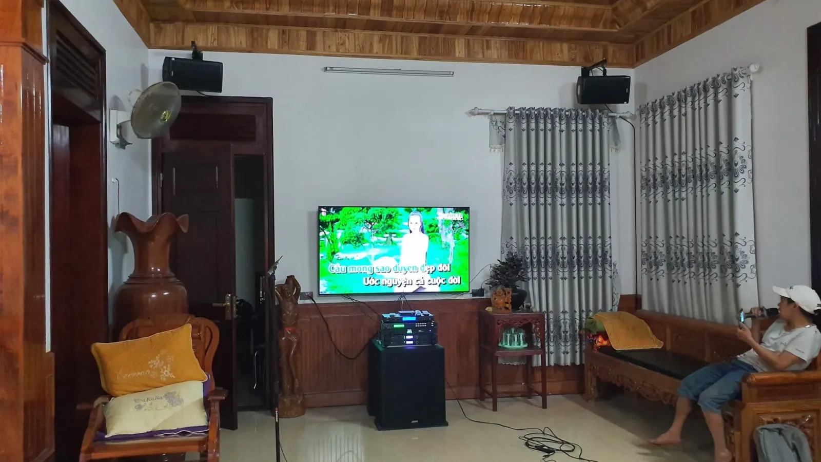 giá dàn karaoke
