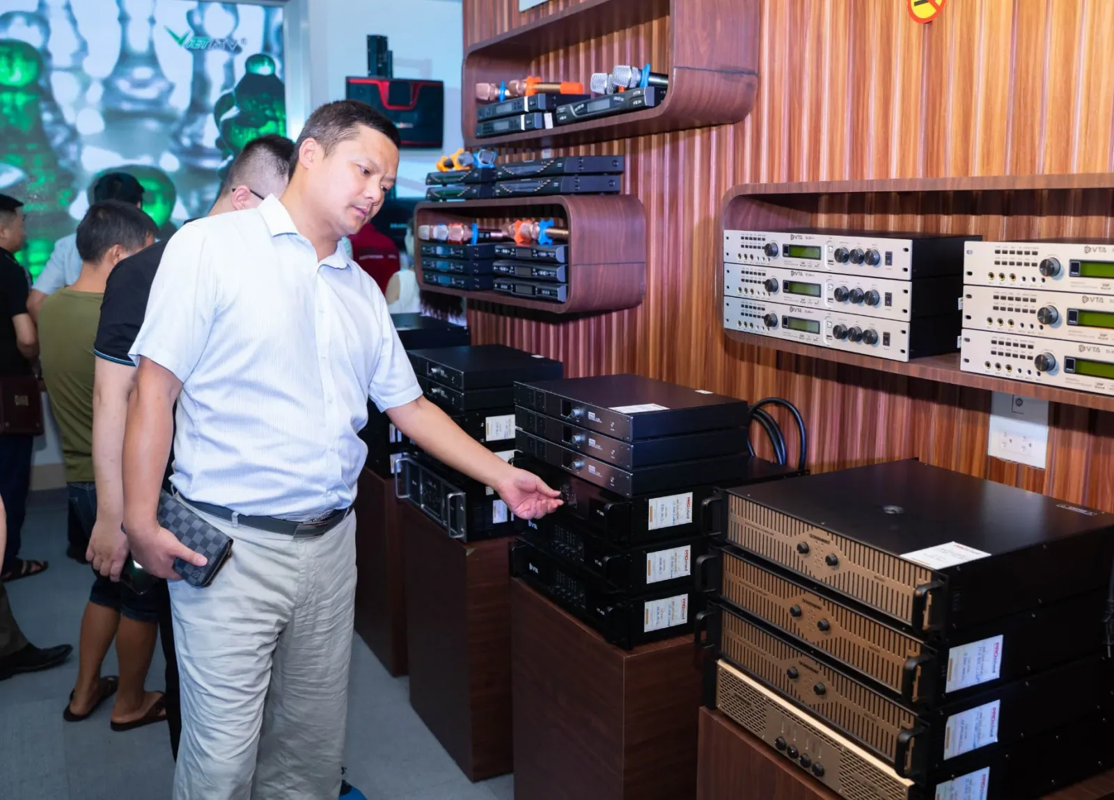 Bạn cần chú ý đến thương hiệu cục đẩy