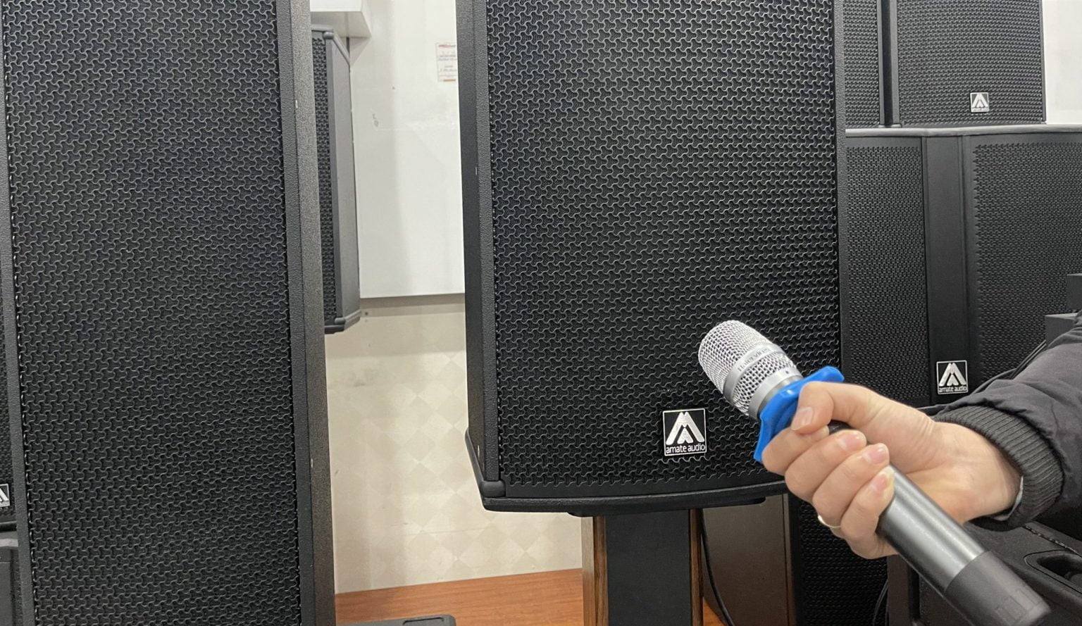 Nguyên nhân micro bị hú, rít