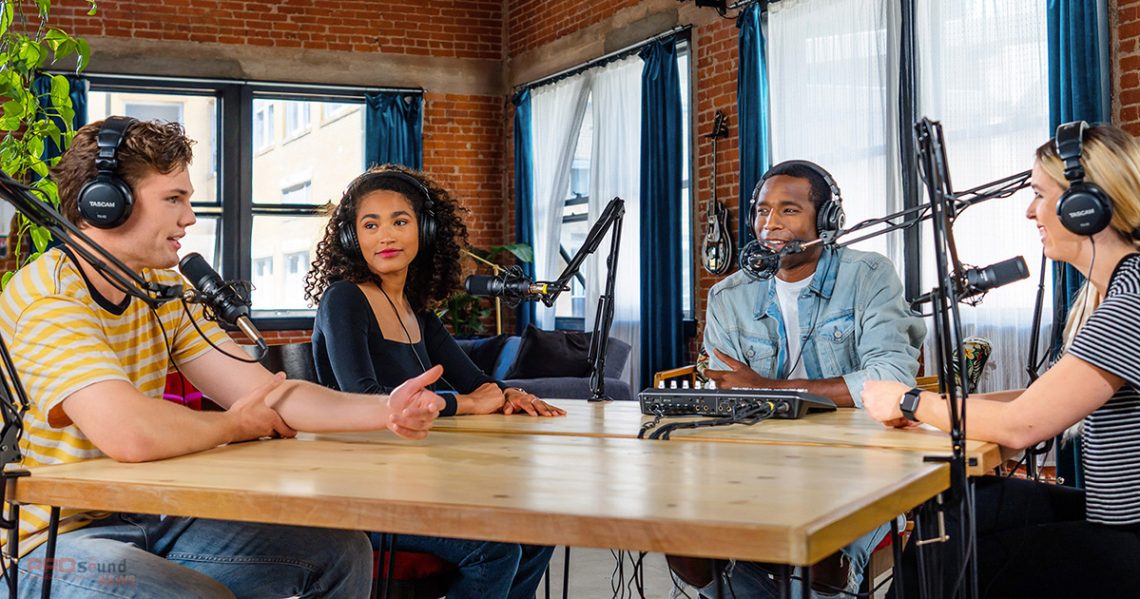 Mixcast 4 Station và phần mềm Podcast được giới thiệu