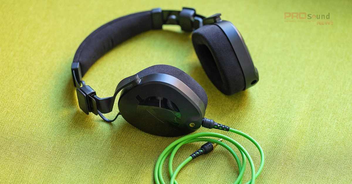 thiết kế của tai nghe RØDE NTH-100