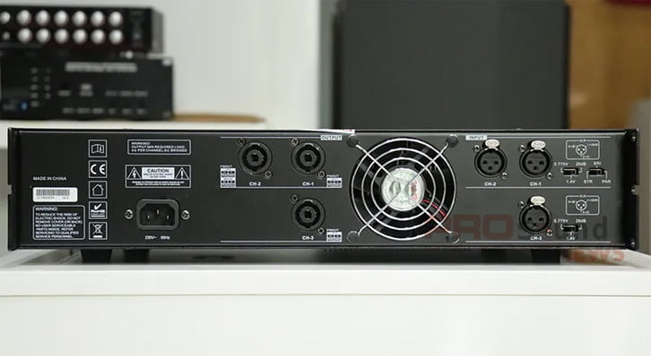 mặt sau cục đẩy