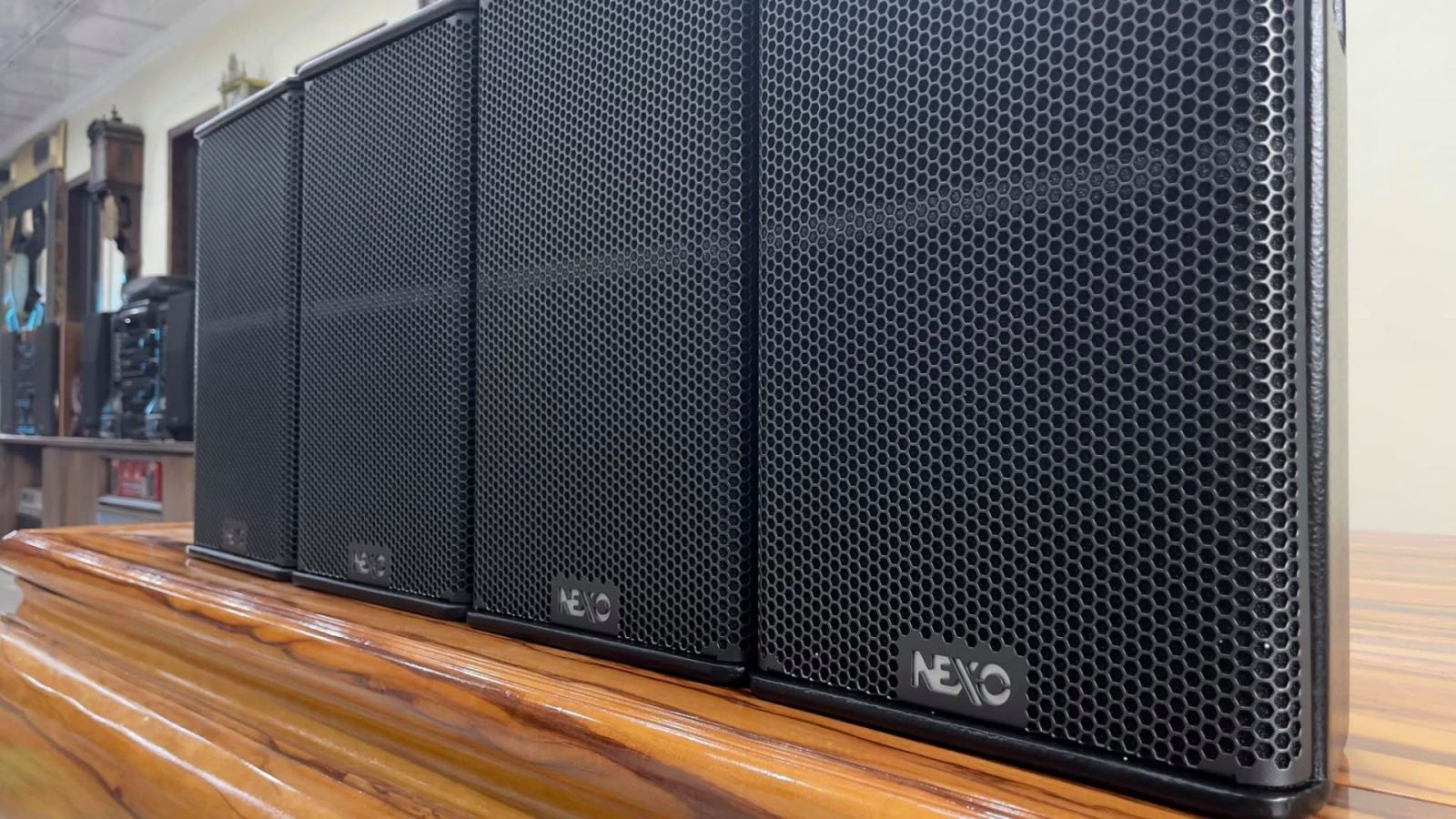 series ps huyền thoại của nexo