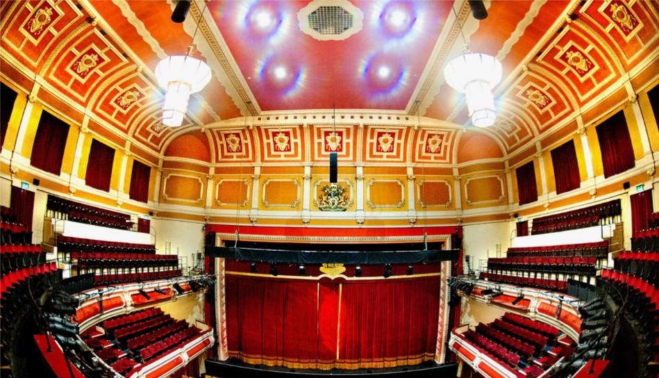 NEXO GEO M6, LS18 subbass, ID24 được lắp đặt Nhà hát Victoria, Halifax (Vương Quốc anh)