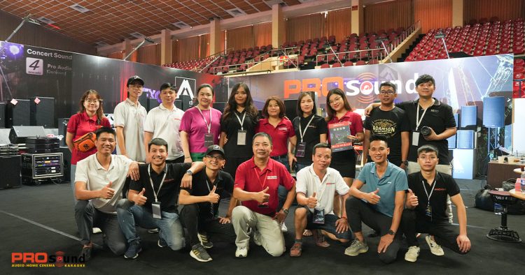 Triển lãm PLASE SHOW chính thức khép lại